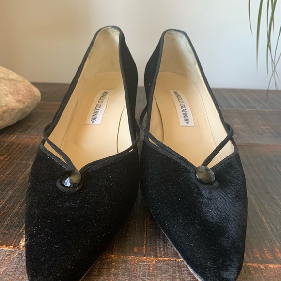 Manolo Blahnik suede shoe - Picture 4 of 7